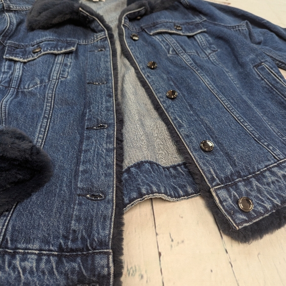 Good American Lux Faux Fur Lined Denim Jacket. - Picture 6 of 8